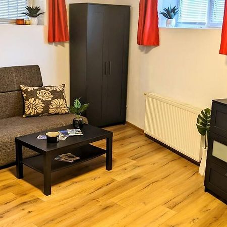Cosy One Bedroom Flat With Free Parking & Wifi Клуж-Напока Екстер'єр фото