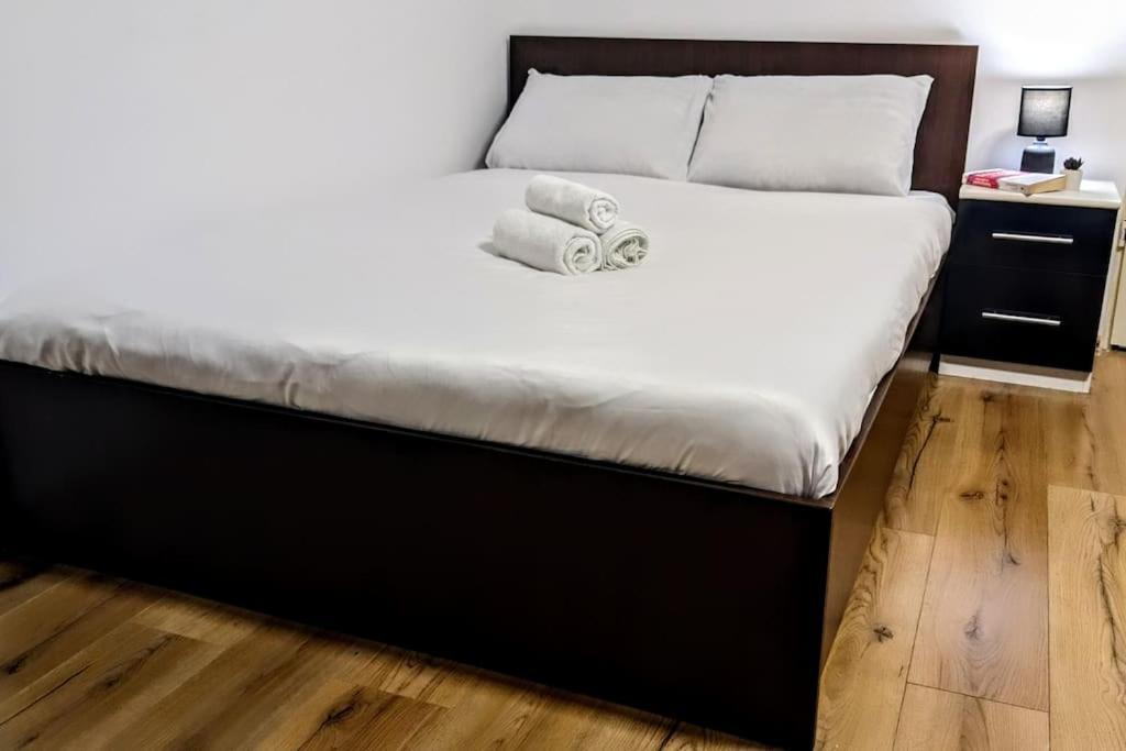 Cosy One Bedroom Flat With Free Parking & Wifi Клуж-Напока Екстер'єр фото